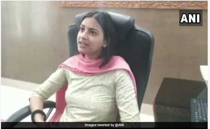 A Lady Muslim IAS Officer Heal Pulwama Wounds – Countercurrents