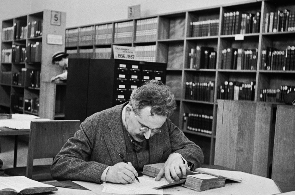 walter benjamin theses on history